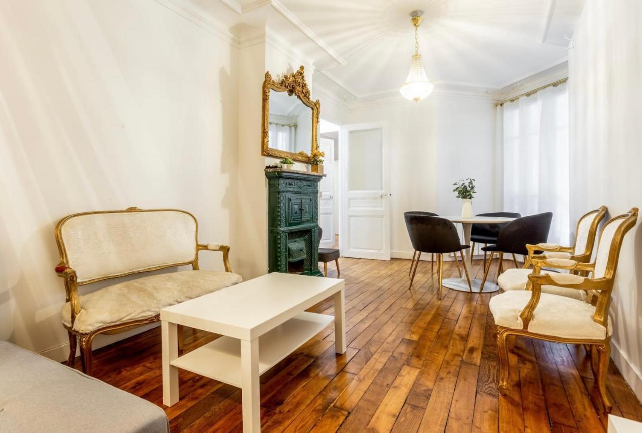 Abbesses - Superbe Appartement Avec Cheminees パリ エクステリア 写真
